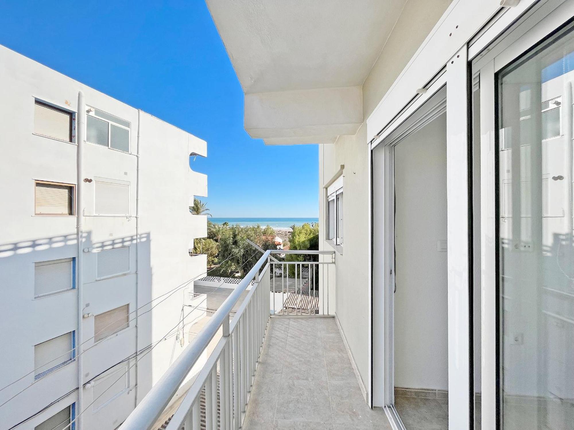 Global Properties, Las Dachas 1 - Apartamento En Primera Linea De Playa Канет-де-Беренгер Экстерьер фото